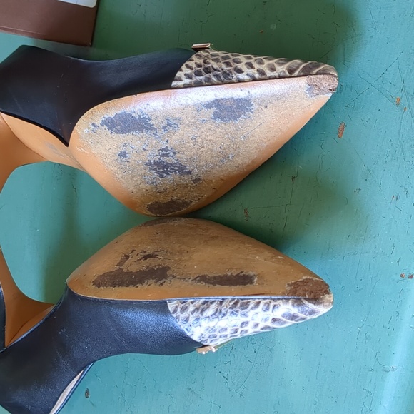 Coach Zan Two Tone Black/ Snake Skin heels Size 9 - Picture 5 of 16